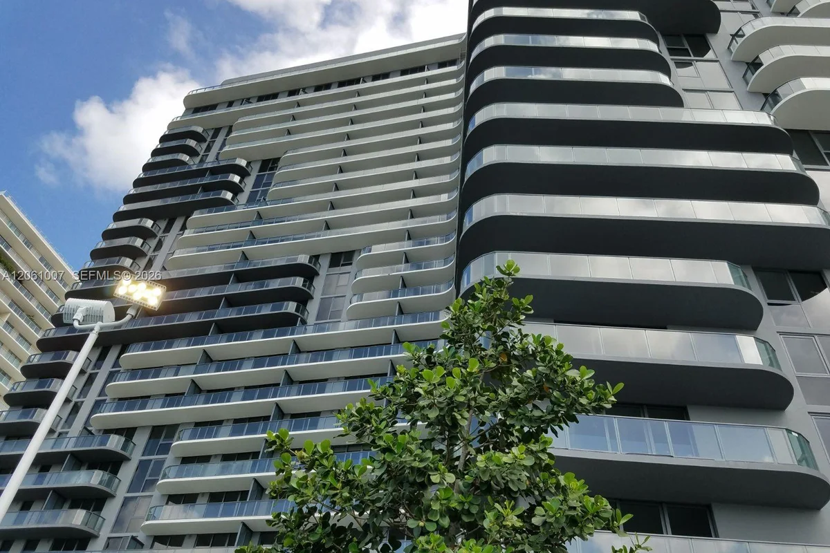 121 NE 34 St #1702, Miami: photo 1 of 15
