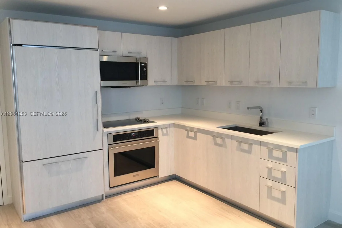 45 SW 9 St #1607, Miami: photo 1 of 22