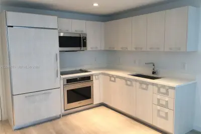 45 SW 9 St #1607, Miami: photo 1 of 22