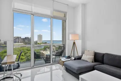 500 Brickell Ave #1100, Miami: photo 1 of 37