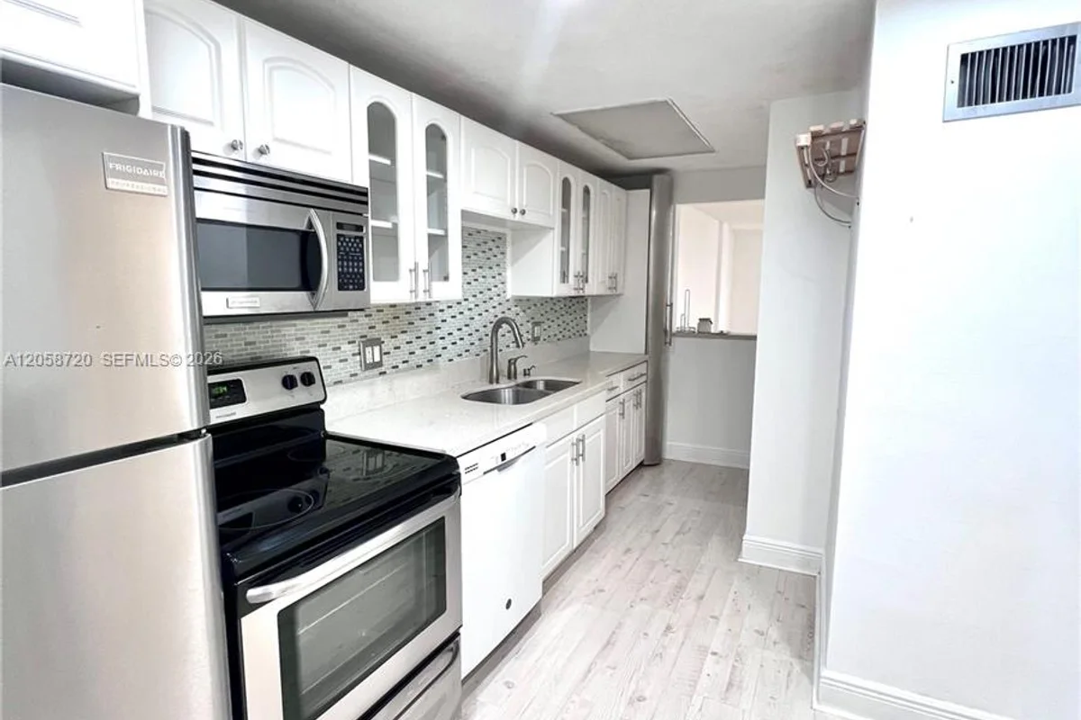 3660 NE 166th St #405, North Miami Beach: photo 1 of 11
