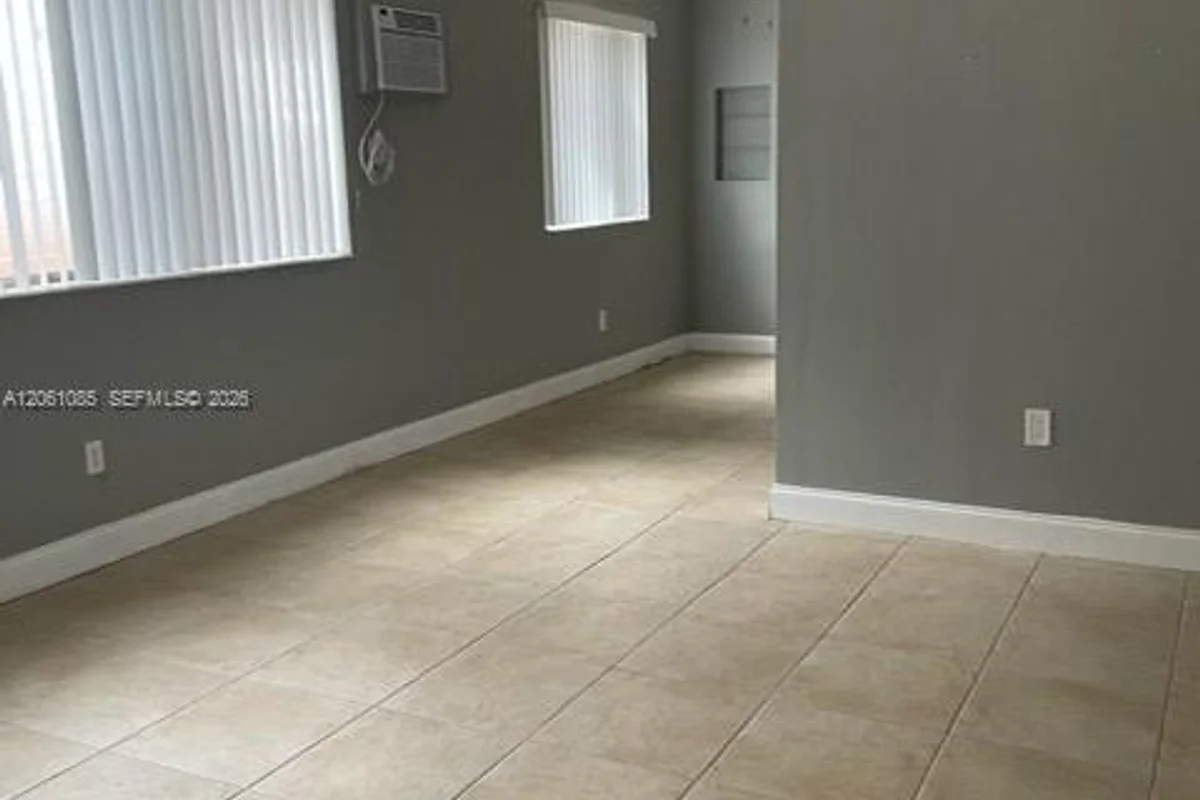 7720 Harding Ave #7, Miami Beach: photo 1 of 9