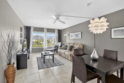 7897 Golf Circle Dr #307, Margate: photo 1 of 28