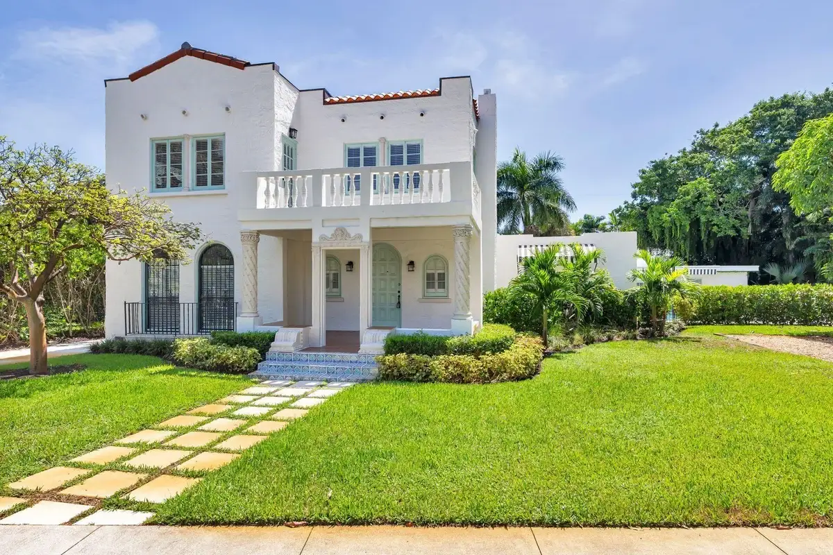 3020 Vincent Rd, West Palm Beach: photo 1 of 44