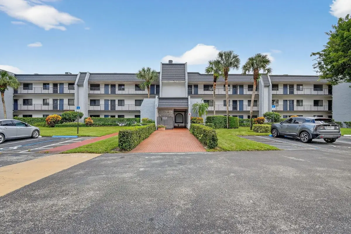 4254 D Este Ct #304, Lake Worth: photo 1 of 11