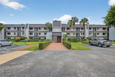 4254 D Este Ct #304, Lake Worth: photo 1 of 11