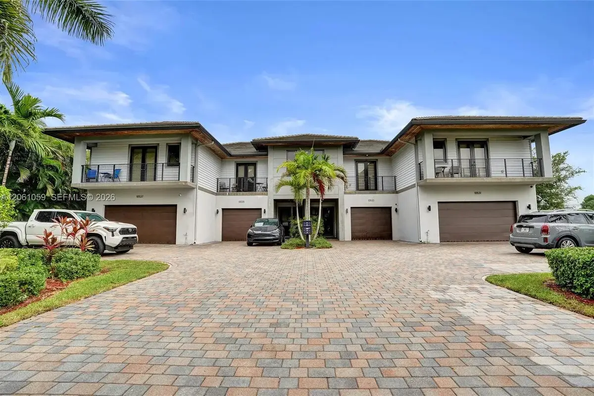 10533 NW 28th Ct, Coral Springs: photo 1 of 47