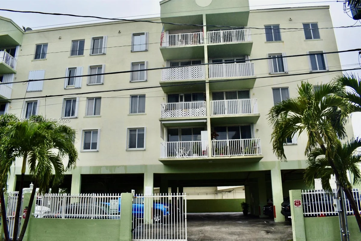 616 NW 26th Ave #210, Miami: photo 1 of 22