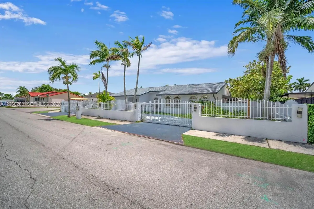 3125 SW 108th Ave, Miami: photo 1 of 34