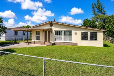 1610 W 11th St, Riviera Beach: photo 1 of 12