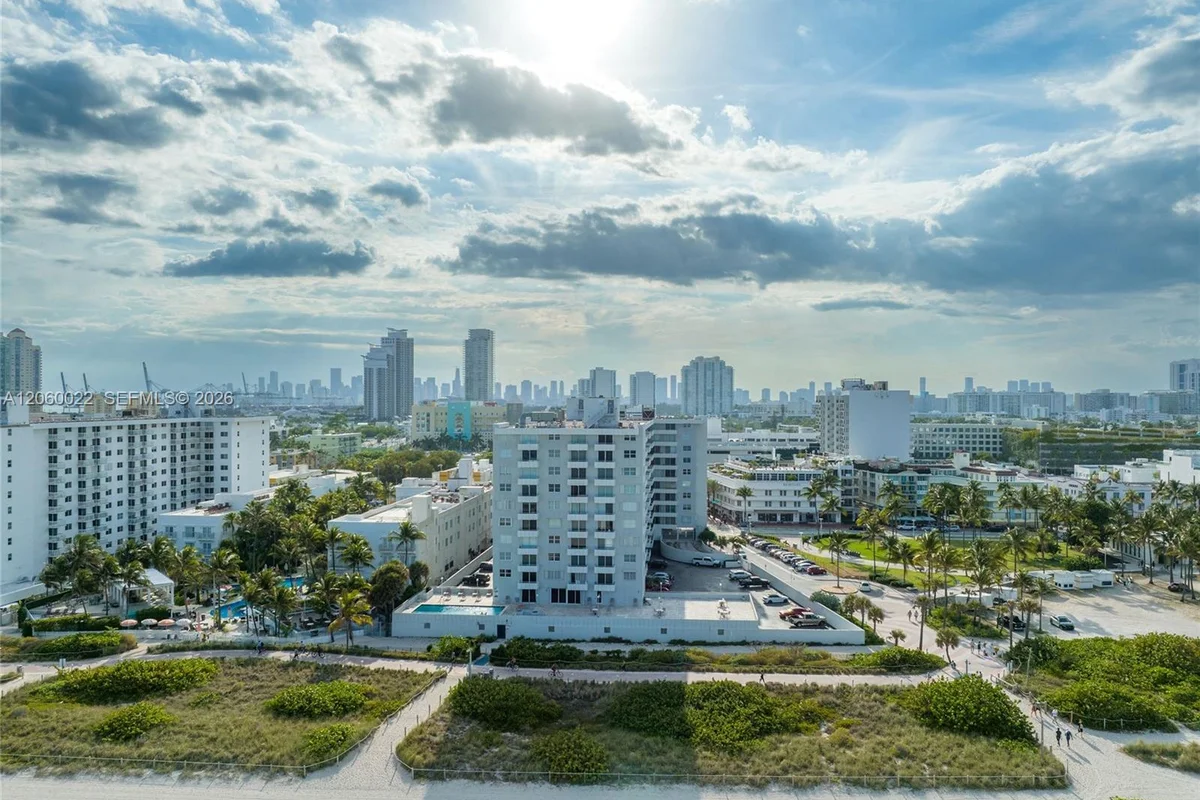 465 Ocean Dr #303, Miami Beach: photo 1 of 27