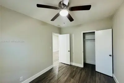 716 NE 14th Ave #4, Fort Lauderdale: photo 1 of 5