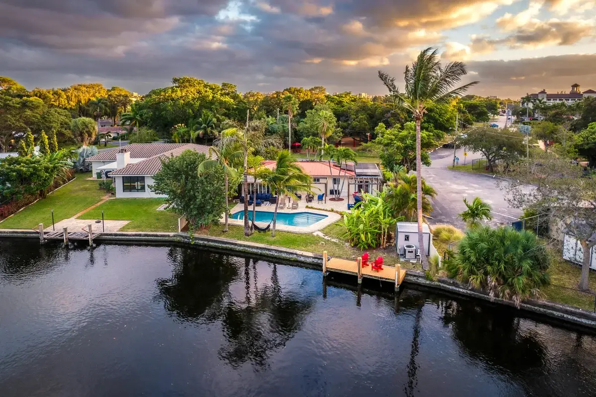 2757 NE 14th Ave, Wilton Manors: photo 1 of 20