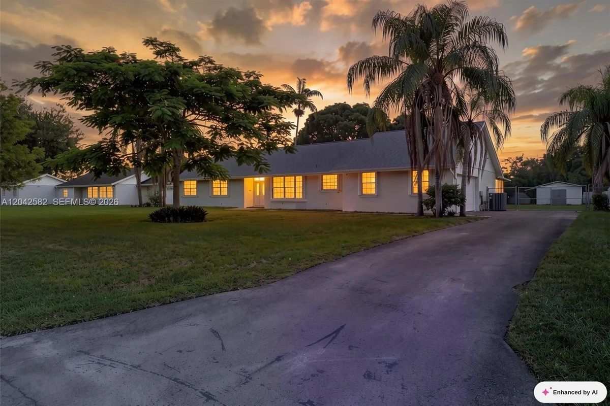1728 NW 20th St, Homestead: photo 1 of 86