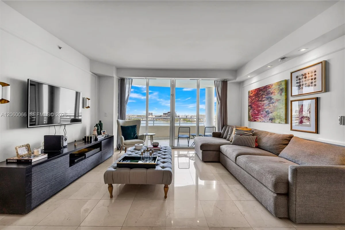 848 Brickell Key Dr #1102, Miami: photo 1 of 48