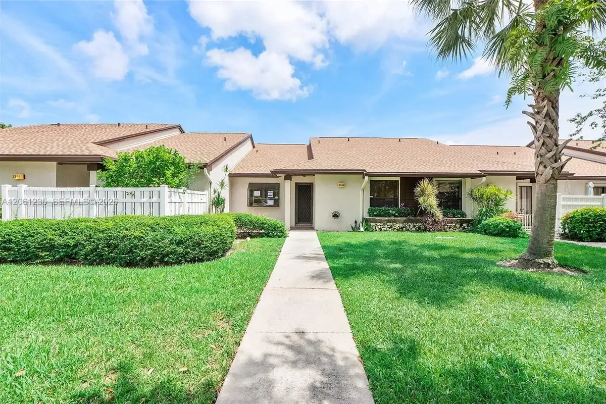 3342 Carambola Cir S, Coconut Creek: photo 1 of 29