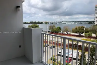 1200 NE Miami Gardens Dr #702W, Miami: photo 1 of 11