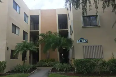 8065 SW 107th Ave #108, Miami: photo 1 of 13