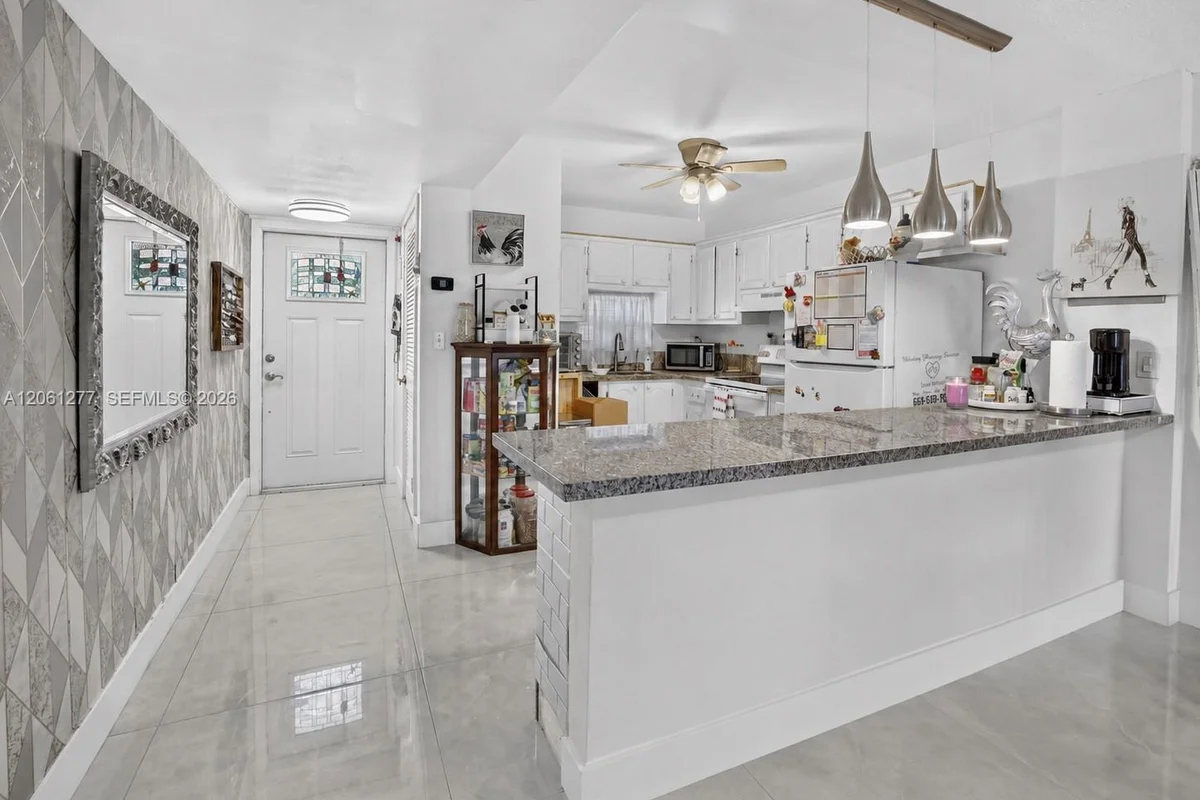 8941 S Hollybrook Blvd #202, Pembroke Pines: photo 1 of 41
