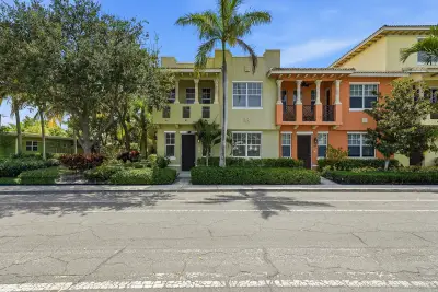 219 N L St #100, Lake Worth Beach: photo 1 of 33
