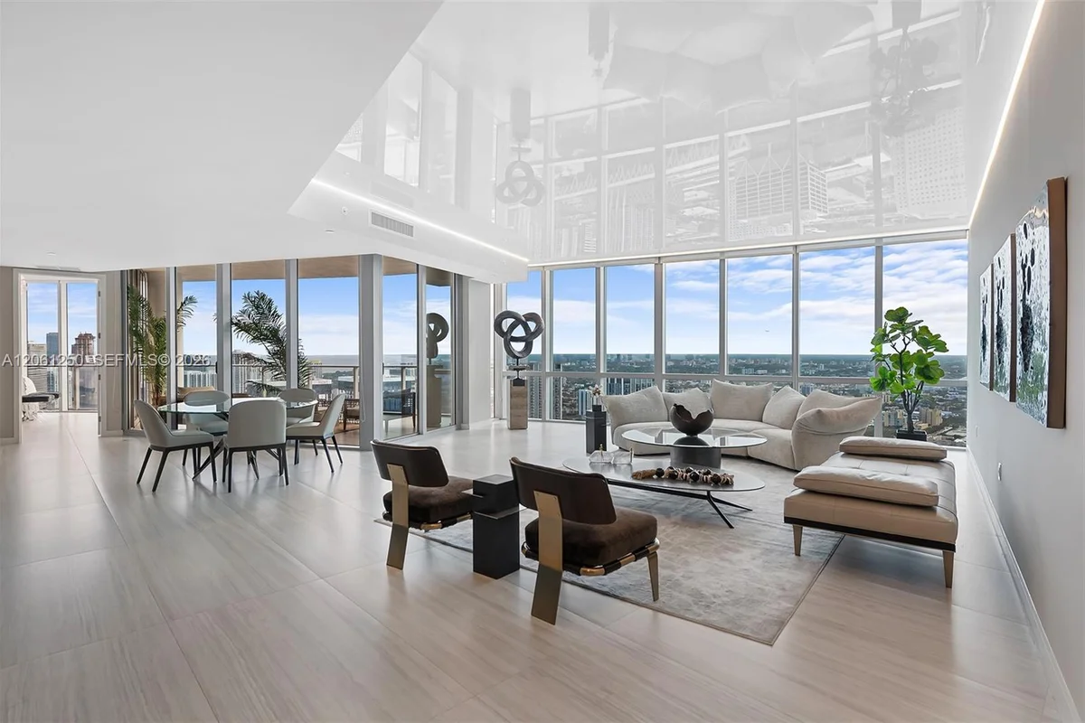 851 NE 1st Ave #PH4912, Miami: photo 1 of 50