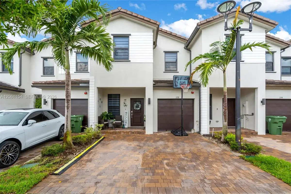 278 SW 159th Pl, Pembroke Pines: photo 1 of 37