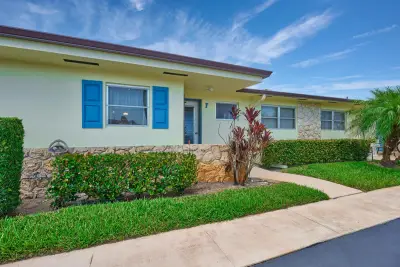 2804 Crosley Dr E #F, West Palm Beach: photo 1 of 25