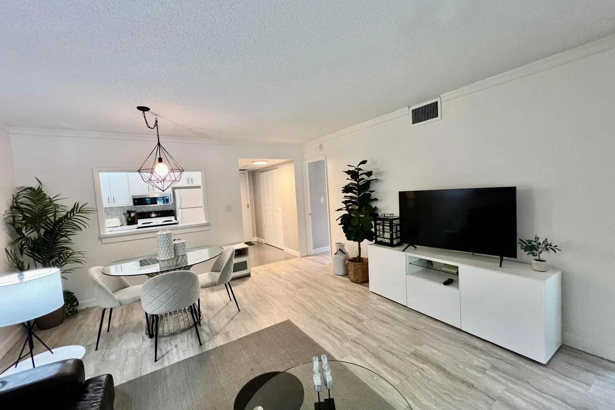 5640 SW 3rd Pl #217, Margate: photo 1 of 34