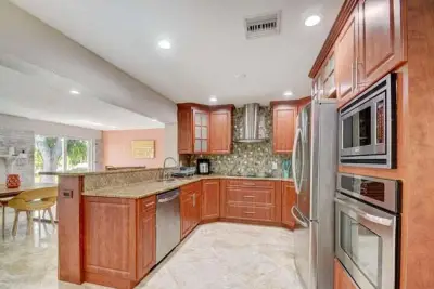 168 SE 31st Ave, Boynton Beach: photo 1 of 38