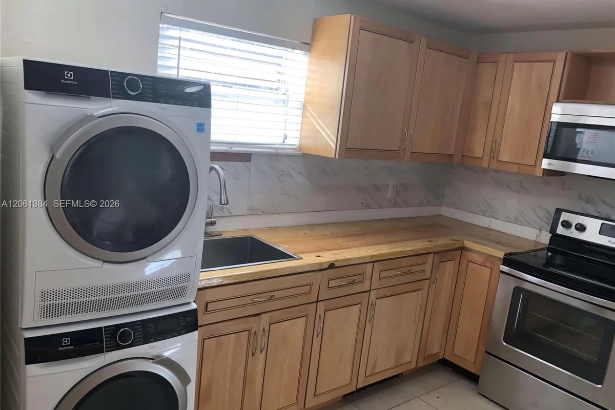 4235 N University Dr #306, Sunrise: photo 1 of 18
