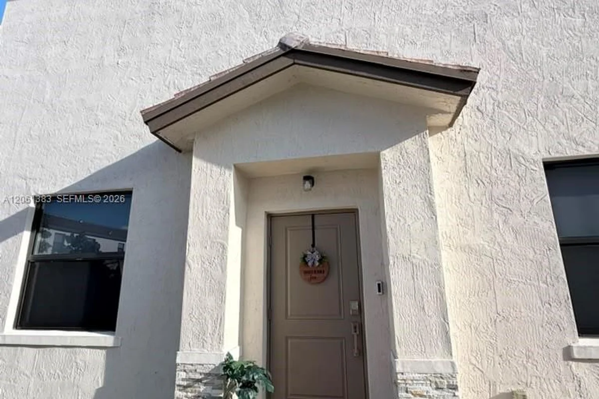 23071 SW 131st Ave, Miami: photo 1 of 34
