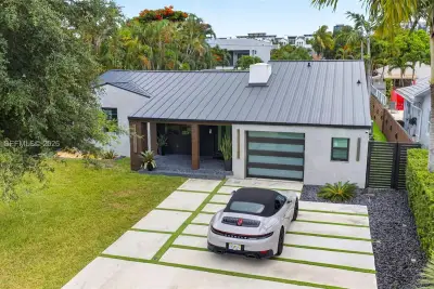 545 NE 9th Ave, Fort Lauderdale: photo 1 of 58