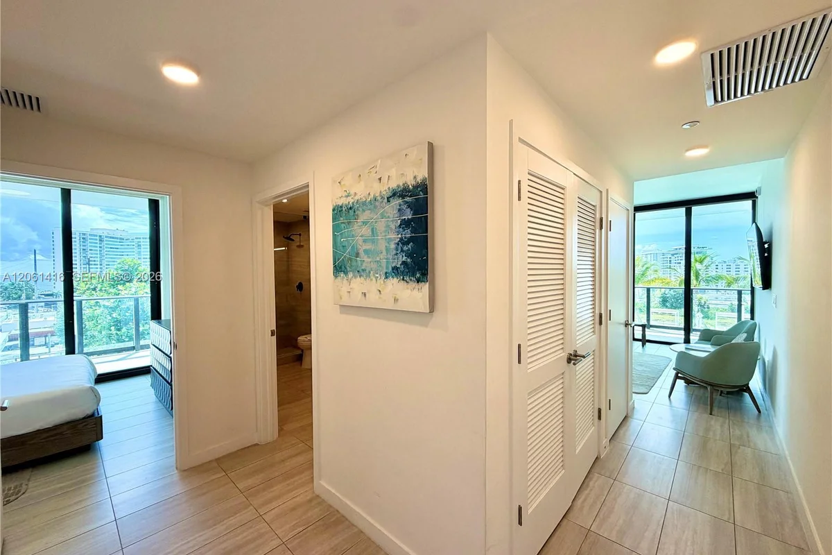 580 72nd St #602, Miami Beach: photo 1 of 24