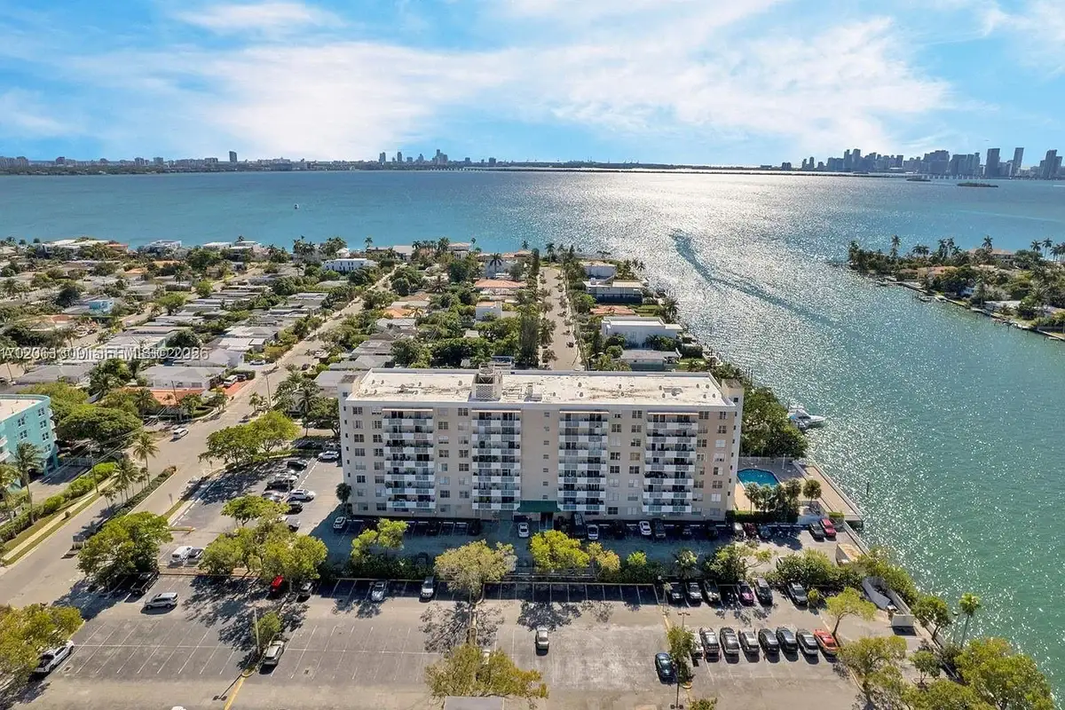 1455 N Treasure Dr #PH-H, North Bay Village: photo 1 of 25