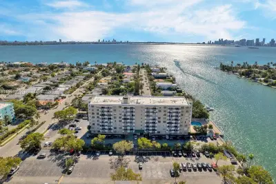 1455 N Treasure Dr #PH-H, North Bay Village: photo 1 of 25