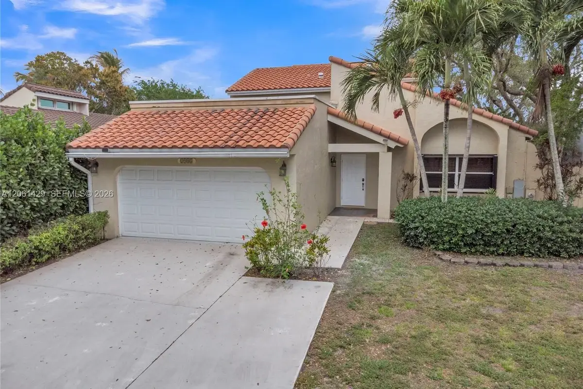 2905 Begonia Way, Cooper City: photo 1 of 46
