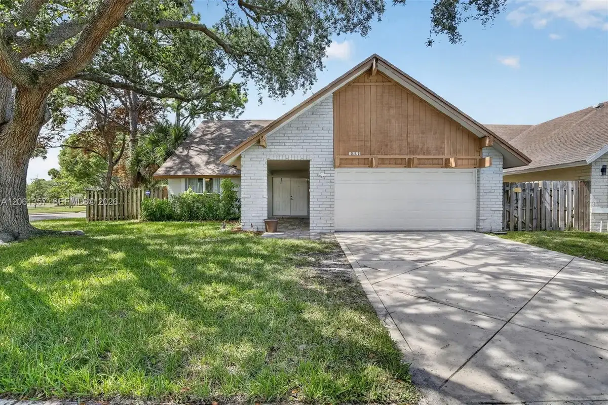 9381 NW 35th Pl, Sunrise: photo 1 of 53