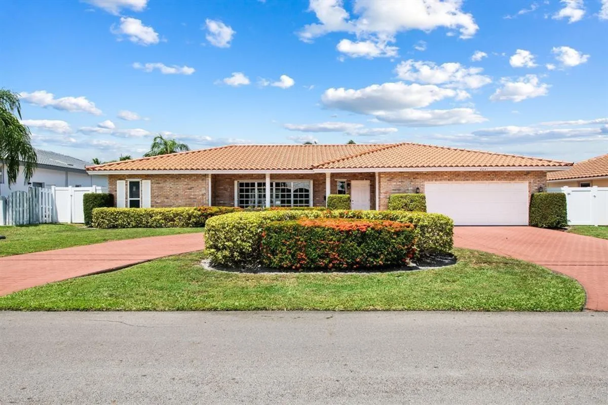 4041 NE 27th Ter, Lighthouse Point: photo 1 of 28