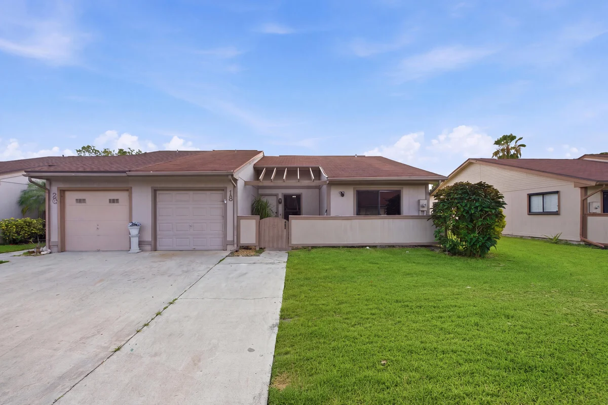 18 Winchmore Ln, Boynton Beach: photo 1 of 26
