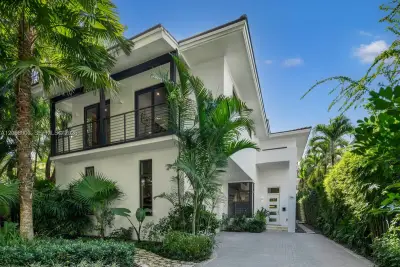 3630 Avocado Ave, Miami: photo 1 of 43