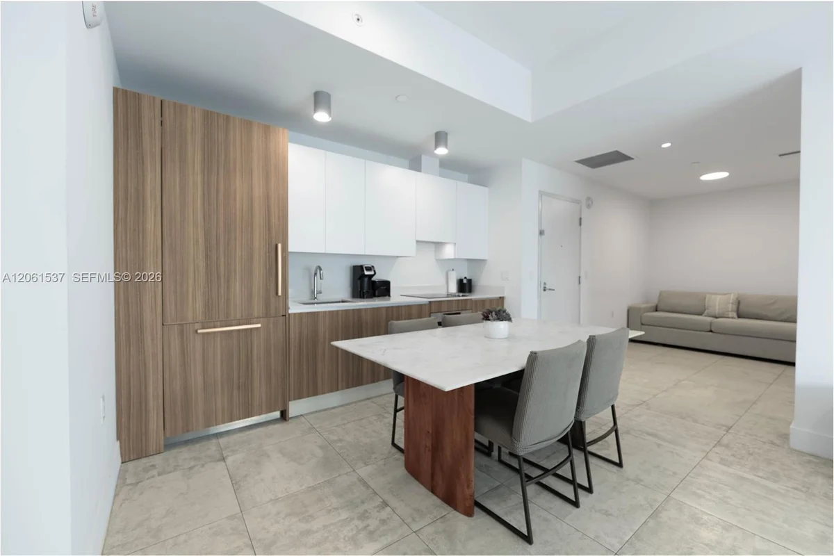 239 SW 9th St #2103, Miami: photo 1 of 51