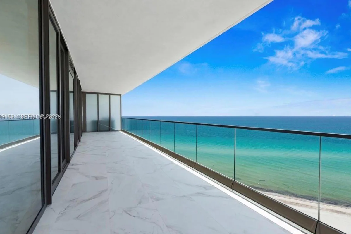 Condo in Sunny Isles Beach: photo 1 of 35