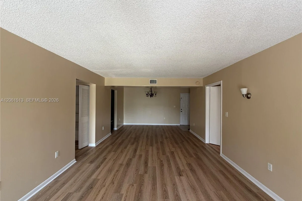 711 N Pine Island Rd #121, Plantation: photo 1 of 19
