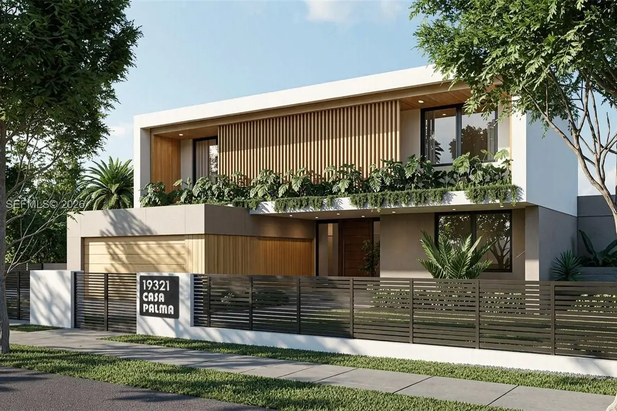 19321 NE 22 Ave, Miami: photo 1 of 13