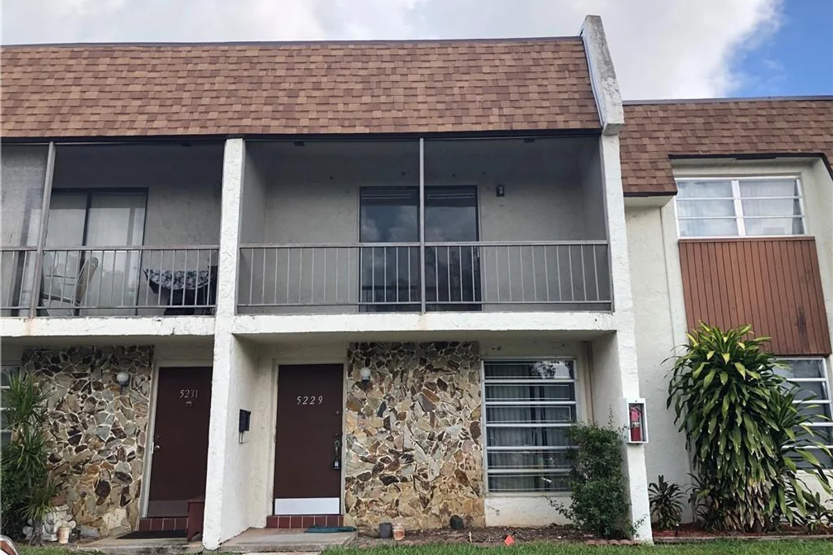 5229 SW 40th Ave #41, Dania Beach: photo 1 of 16