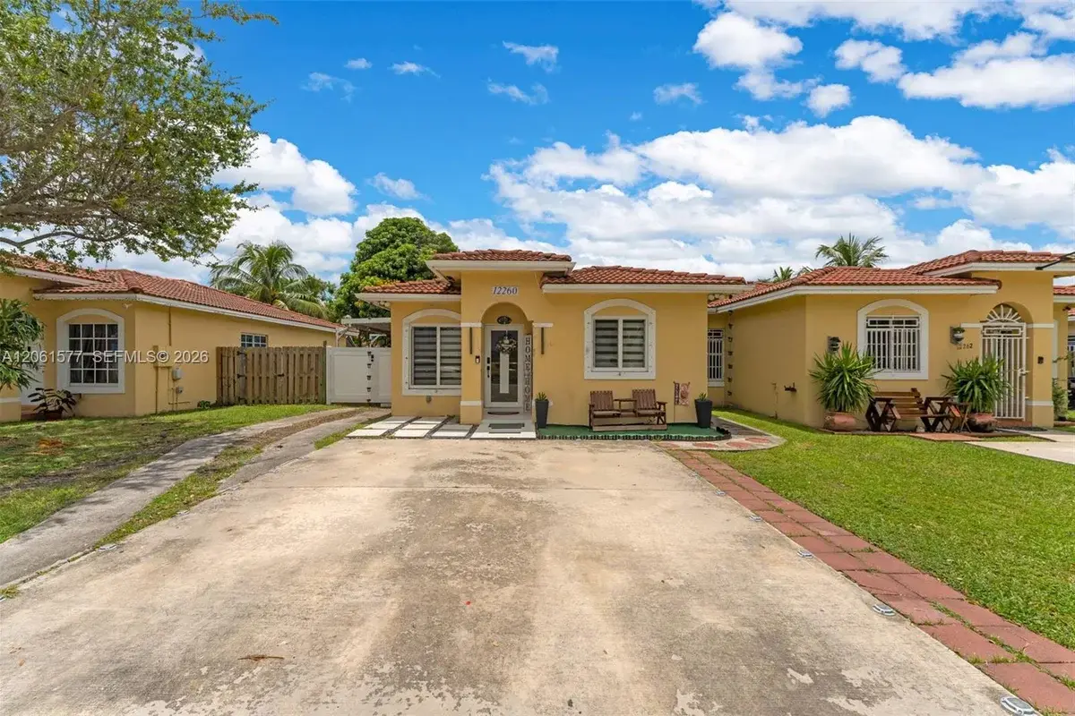 12260 SW 214th St #2, Miami: photo 1 of 36