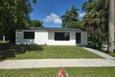 20520 NW 26th Ct, Miami Gardens: photo 1 of 46