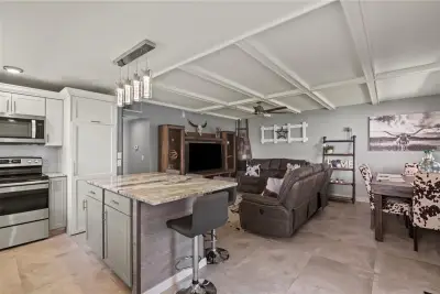 352 Saxony Trl, Delray Beach: photo 1 of 18