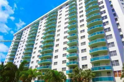 19390 Collins Ave #308, Sunny Isles Beach: photo 1 of 19