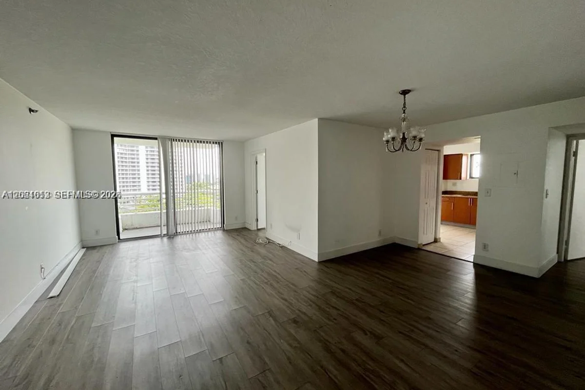 3300 NE 192nd St #906, Aventura: photo 1 of 20